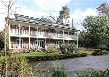 Sandhurst Road, 2 bedroom  Flat for sale, £425,000