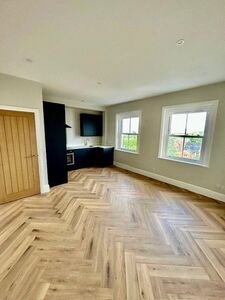 St. Johns Road, 1 bedroom  Flat to rent, £1,450 pcm