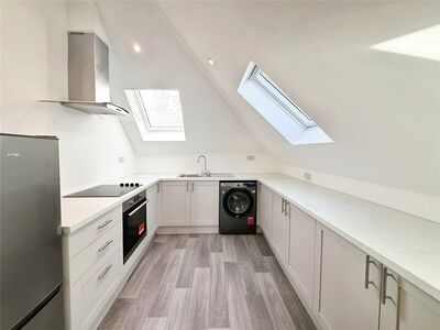 Frant Road, 1 bedroom  Flat to rent, £1,250 pcm