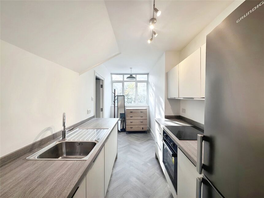 Main image of 1 bedroom  Flat to rent, Frant Road, Tunbridge Wells, Kent, TN2