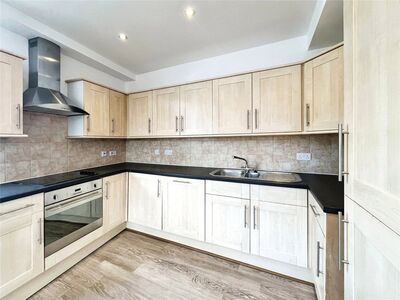 Nevill Street, 2 bedroom Flat to rent, &pound;1,500 pcm