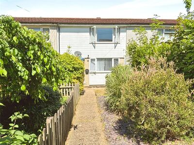 2 bedroom Mid Terrace House for sale