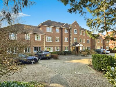 Bayhall Road, 2 bedroom  Flat for sale, £299,950