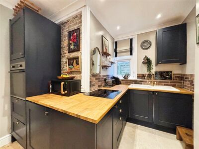 Madeira Park, 1 bedroom Flat for sale, &pound;230,000