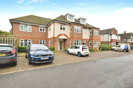 St. Johns Road, 1 bedroom  Flat to rent, £1,100 pcm