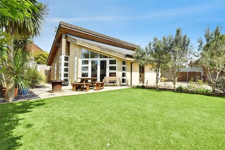 2 bedroom Detached House for sale