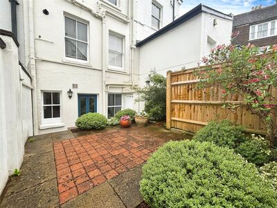 1 bedroom  Flat for sale