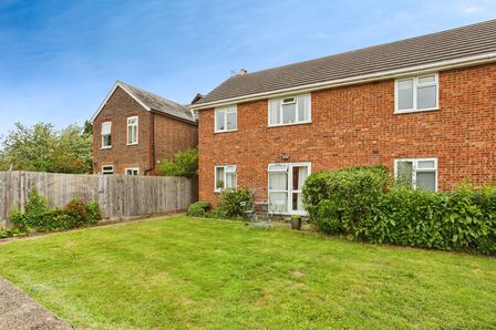 Stenning Court, 2 bedroom  Flat for sale, £240,000