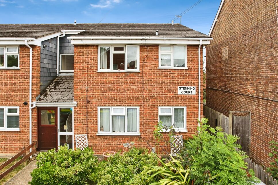 Main image of 2 bedroom Flat for sale, Stenning Court, Uridge Crescent, Kent, TN10