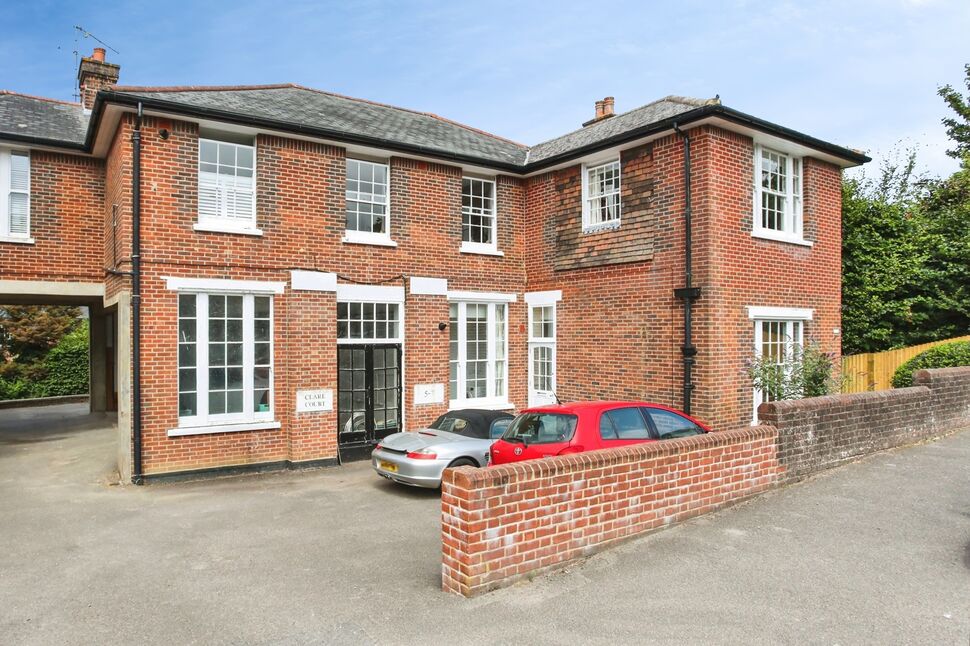 Main image of 2 bedroom Flat for sale, Cambridge Gardens, Tunbridge Wells, Kent, TN2