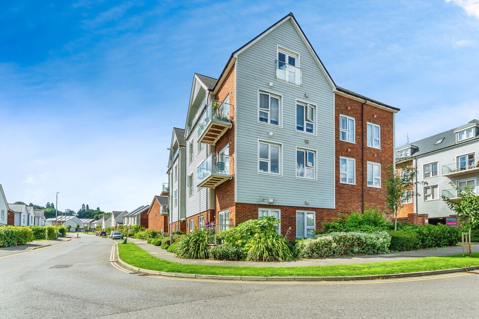 Main image of 2 bedroom Flat for sale, Regent House, Tunbridge Wells, Kent, TN2