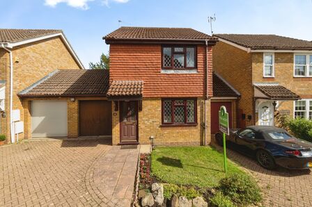 Cypress Grove, 2 bedroom Link Detached House for sale, &pound;400,000