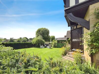 3 bedroom End Terrace House for sale