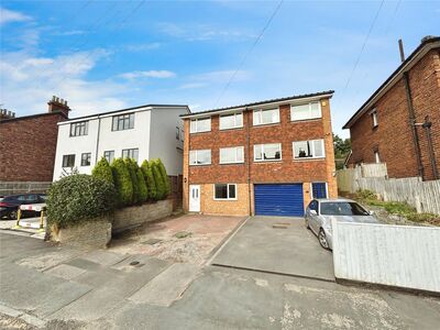 Clifton Road, 4 bedroom Semi Detached House to rent, £2,250 pcm