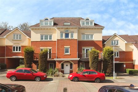 Addison Road, 2 bedroom Flat for sale, &pound;200,000