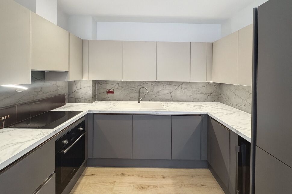 Main image of 3 bedroom  Flat to rent, Nevill Street, Tunbridge Wells, Kent, TN2
