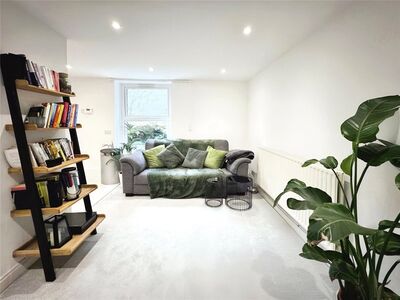 1 bedroom  Flat for sale