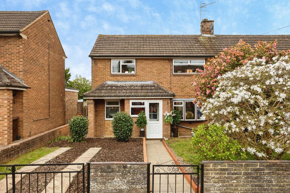 Main image of 2 bedroom End Terrace House for sale, Bracken Road, Royal Tunbridge Wells, Kent, TN2