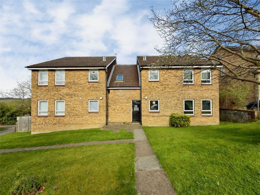 Main image of 1 bedroom Flat for sale, Oakwood Rise, Tunbridge Wells, Kent, TN2