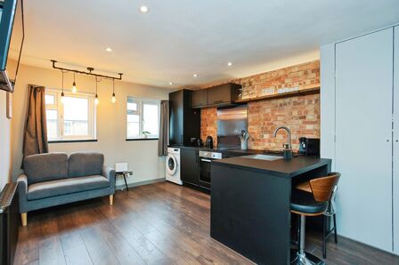 North Street, 1 bedroom Flat for sale, &pound;170,000