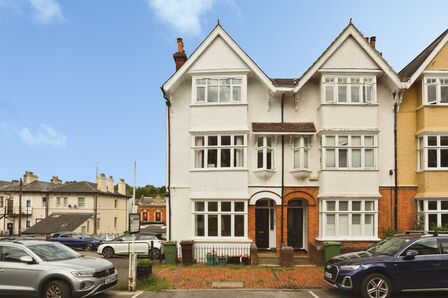 1 bedroom Flat for sale