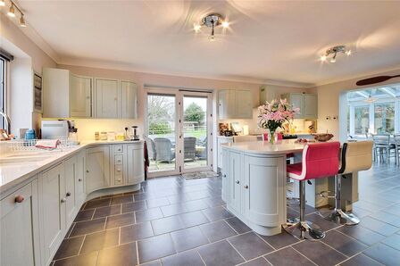 Biddenden Road, 4 bedroom Semi Detached House to rent, &pound;2,500 pcm