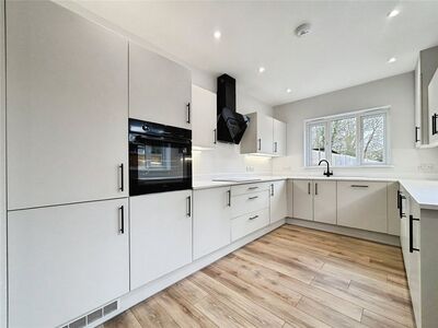 Vicarage Road, 2 bedroom Semi Detached House to rent, &pound;1,700 pcm