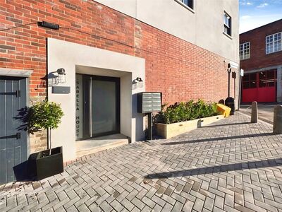 2 bedroom Flat to rent