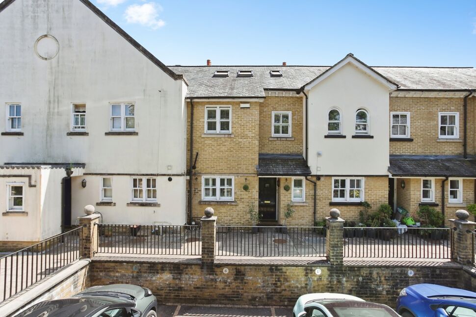 Main image of 3 bedroom Mid Terrace House for sale, Badgers Holt, Tunbridge Wells, Kent, TN2