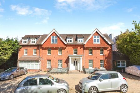 3 bedroom Flat for sale