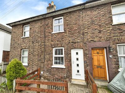 2 bedroom Mid Terrace House to rent