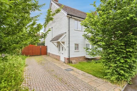 Chestnut Walk, 2 bedroom Semi Detached House for sale, &pound;400,000