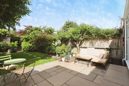 4 bedroom Mid Terrace House for sale