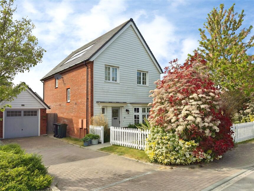 Main image of 4 bedroom Detached House to rent, Gravel Pit Lane, Marden, Kent, TN12