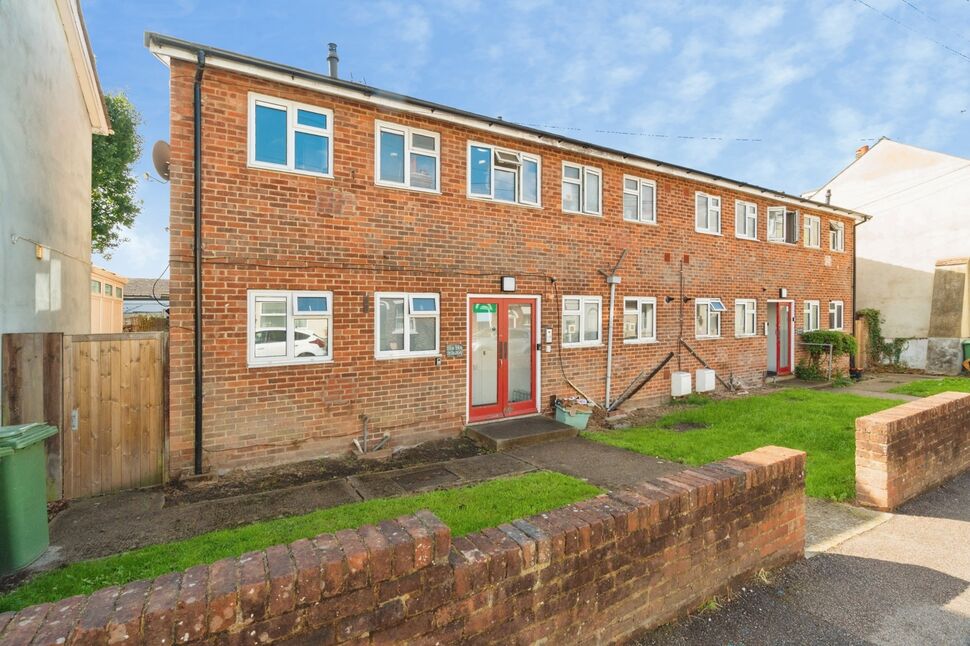 Main image of 1 bedroom Flat for sale, North Street, Tunbridge Wells, Kent, TN2
