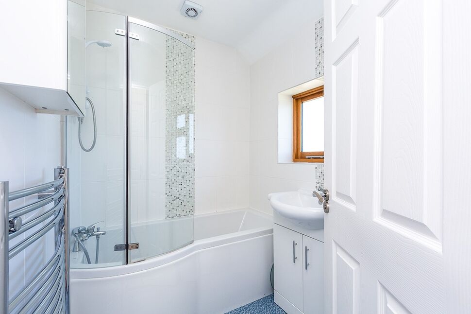 Family Bathroom / WC