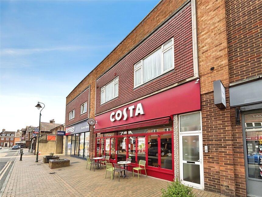 Main image of 2 bedroom Flat to rent, Commercial Road, Paddock Wood, Kent, TN12