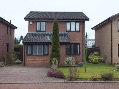 Campbell Crescent, 3 bedroom Detached House to rent, &pound;1,695 pcm