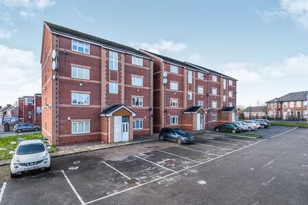 Worsley Gardens, 2 bedroom  Flat to rent, £825 pcm