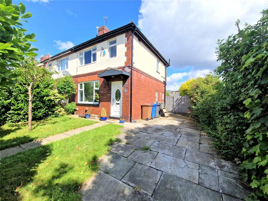 3 bedroom Semi Detached House for sale, Edge Fold Crescent, Worsley, M28 £250,000