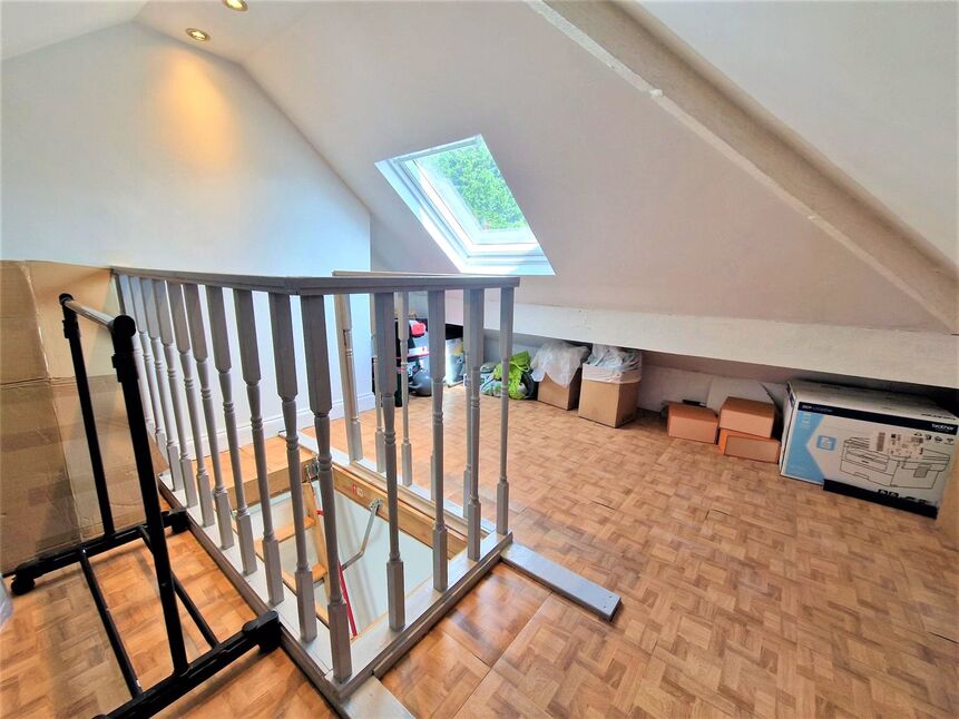 3 bedroom Semi Detached House for sale, Edge Fold Crescent, Worsley, M28 £250,000