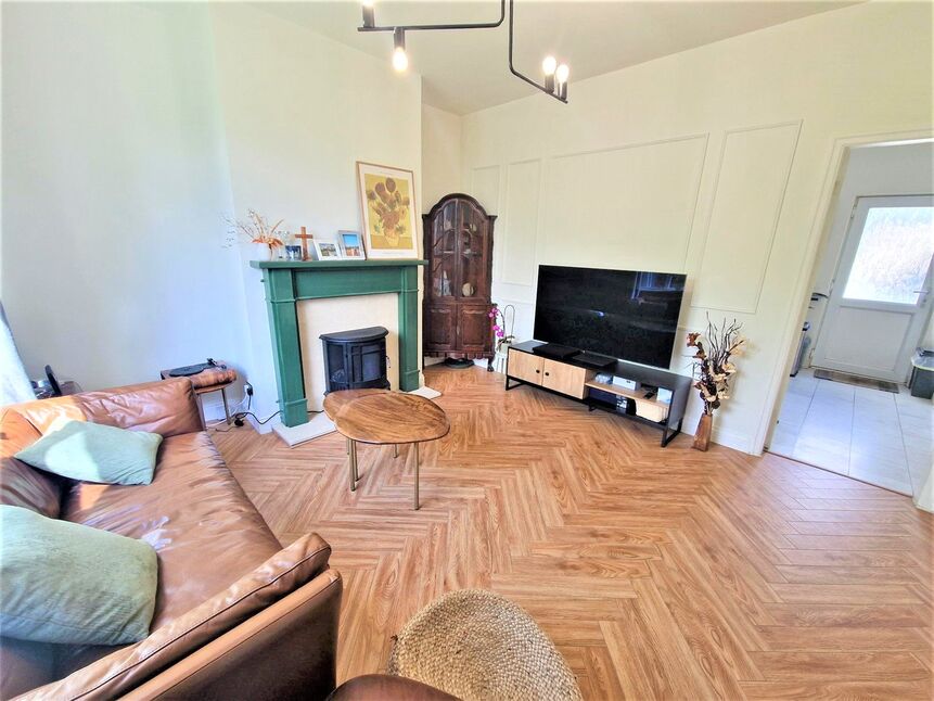 3 bedroom Semi Detached House for sale, Edge Fold Crescent, Worsley, M28 £250,000