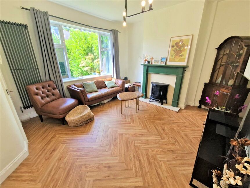 3 bedroom Semi Detached House for sale, Edge Fold Crescent, Worsley, M28 £250,000