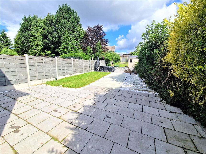 3 bedroom Semi Detached House for sale, Edge Fold Crescent, Worsley, M28 £250,000