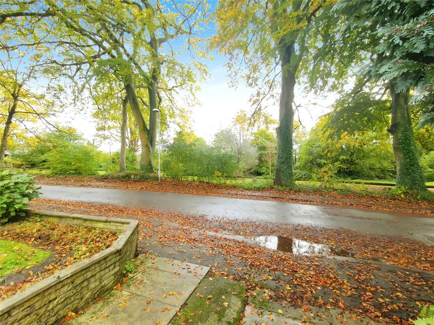 2 bedroom Detached Bungalow for sale, Vicars Hall Lane, Worsley, M28 £275,000