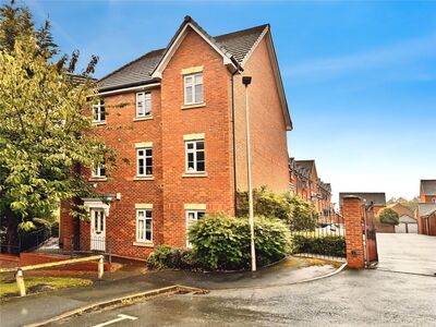 2 bedroom Flat for sale