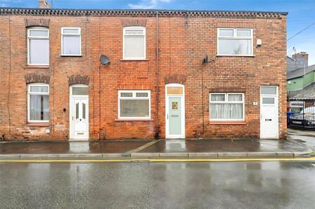 2 bedroom Mid Terrace House for sale