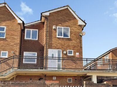 3 bedroom End Terrace House for sale