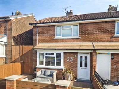 3 bedroom End Terrace House for sale