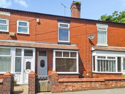 2 bedroom Mid Terrace House for sale